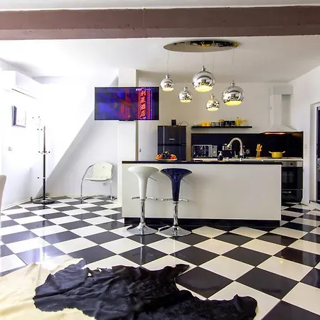 Apartment Penthouse Suites Rakovska *