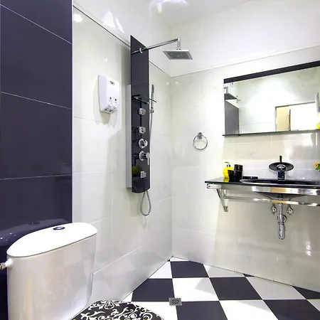 Penthouse Suites Rakovska Apartment