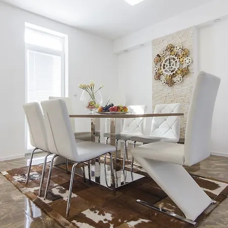 Penthouse Suites Rakovska Sofia