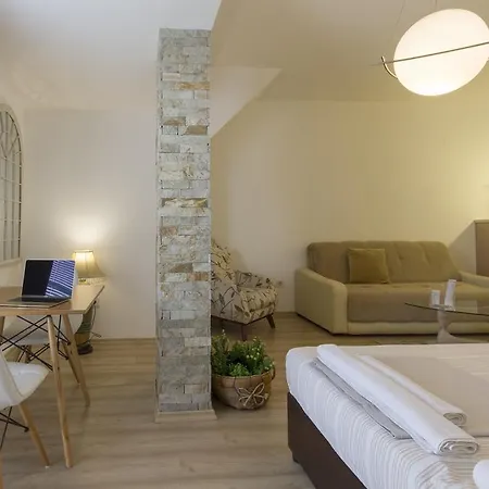 Penthouse Suites Rakovska Apartment *